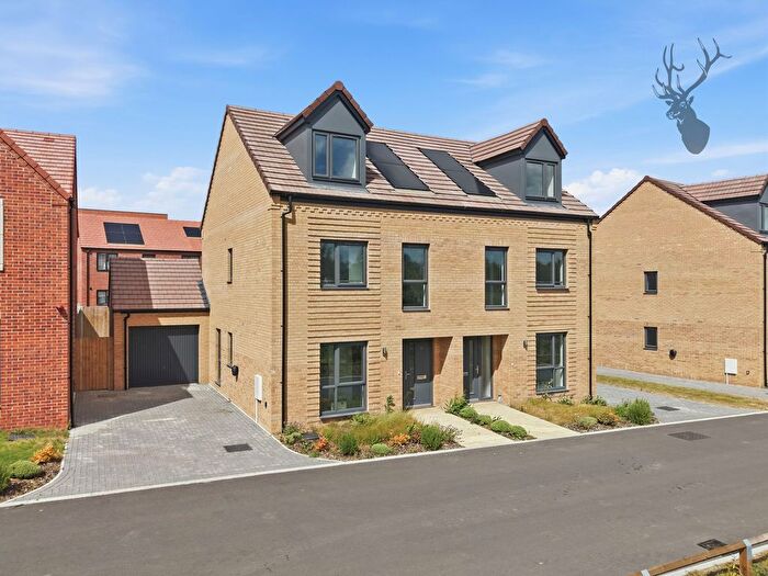 4 Bedroom Detached House To Rent In Hammett Crescent, Bishop's Stortford, CM23