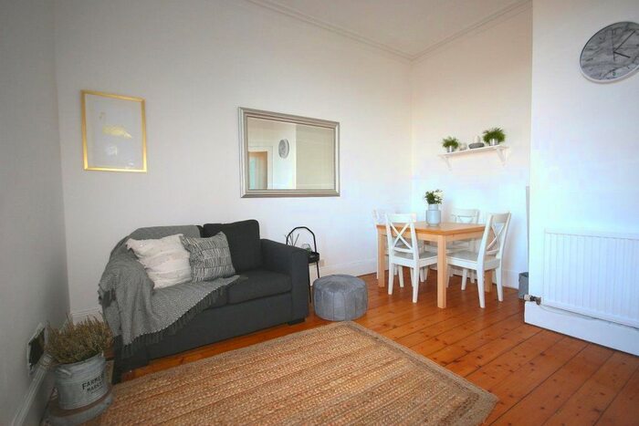 1 Bedroom Flat To Rent In Comely Bank Row, Edinburgh, EH4