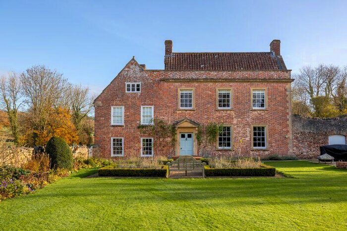 7 Bedroom Detached House For Sale In Fabulous Period Family Home With Annexe And Pool, BA5