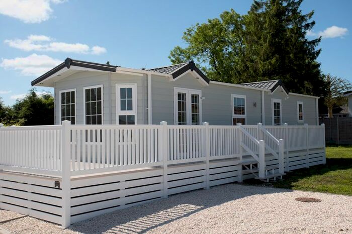 2 Bedroom Mobile/park Home For Sale In Bowdens, Langport, TA10