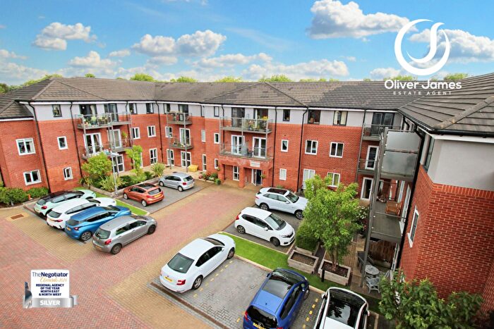 1 Bedroom Apartment For Sale In Moorside Road, Urmston, M41