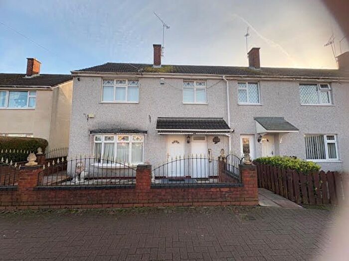 3 Bedroom End Of Terrace House To Rent In Broad Park Road, Henley Green, Coventry, West Midlands, CV2