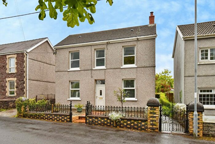 4 Bedroom Detached House For Sale In Pantyblodau Road, Blaenau, Ammanford, Carmarthenshire, SA18