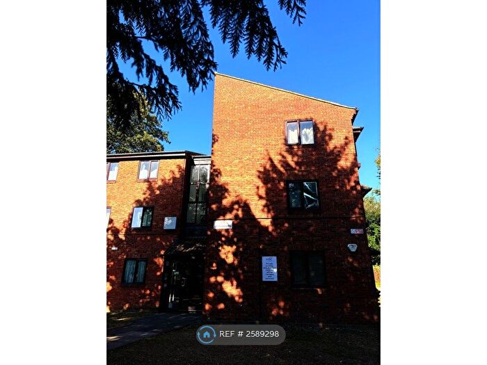 1 Bedroom Flat To Rent In Chartwell Way, London, SE20