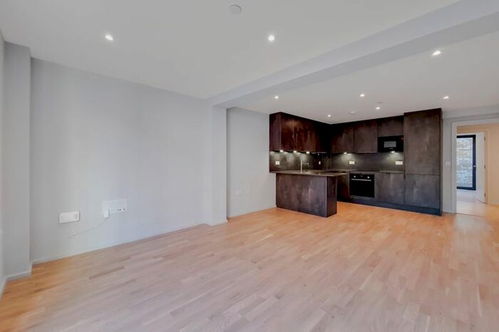 3 Bedroom Flat To Rent In Mowlem Street, London, E2