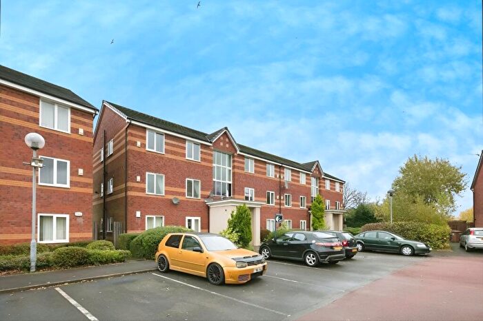 2 Bedroom Flat To Rent In Velour Close, Salford, Greater Manchester, M3