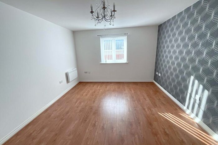 2 Bedroom Flat For Sale In Doveholes Drive, Sheffield, S13