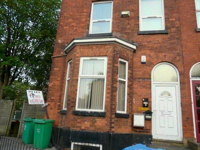 4 Bedroom Flat To Rent In Dickenson Road, Manchester, Greater Manchester, M14