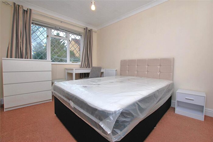 1 Bedroom House Of Multiple Occupation To Rent In Fairborne Way, Guildford, Surrey, GU2
