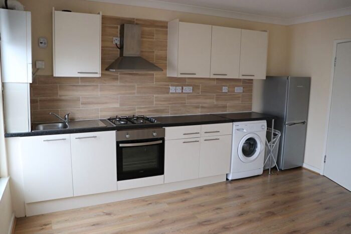 2 Bedroom Flat To Rent In Whitehorse Road, Croydon, CR0