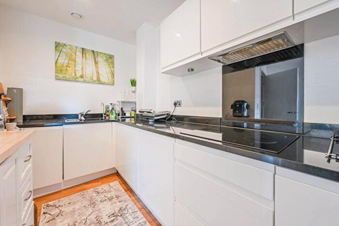 3 Bedroom Flat For Sale In Steevens Court, Tower Hamlets, London, E14