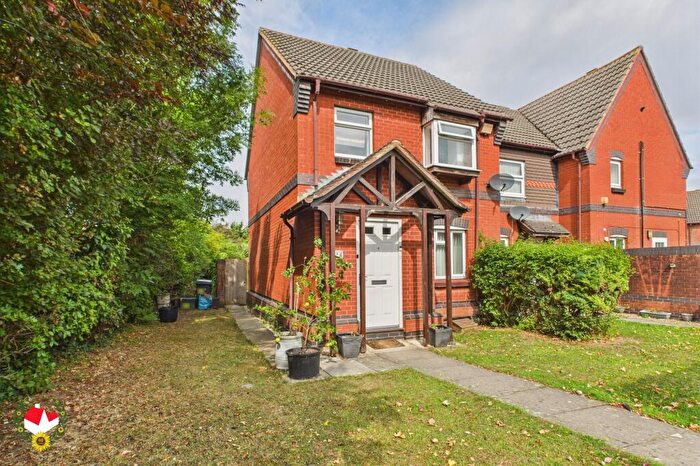 3 Bedroom End Of Terrace House For Sale In Chestnut Road, Abbeymead, Gloucester, GL4