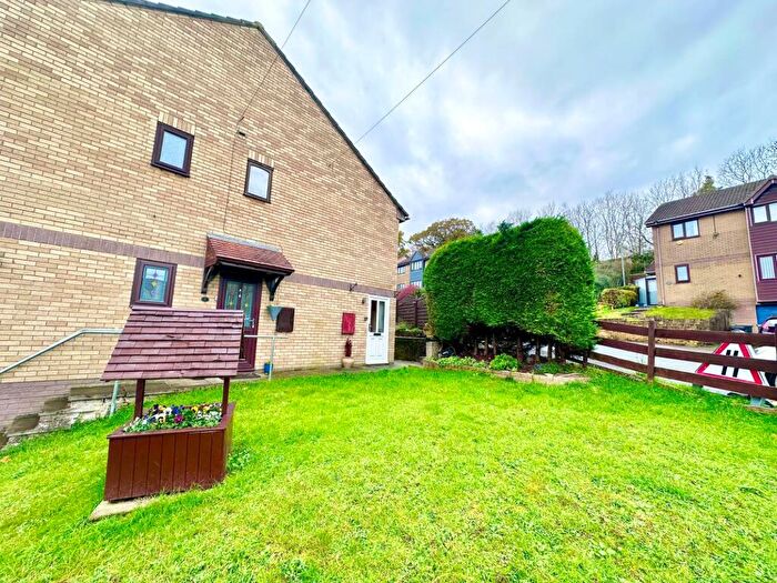2 Bedroom Flat To Rent In Cotswold Close, Newport, NP19