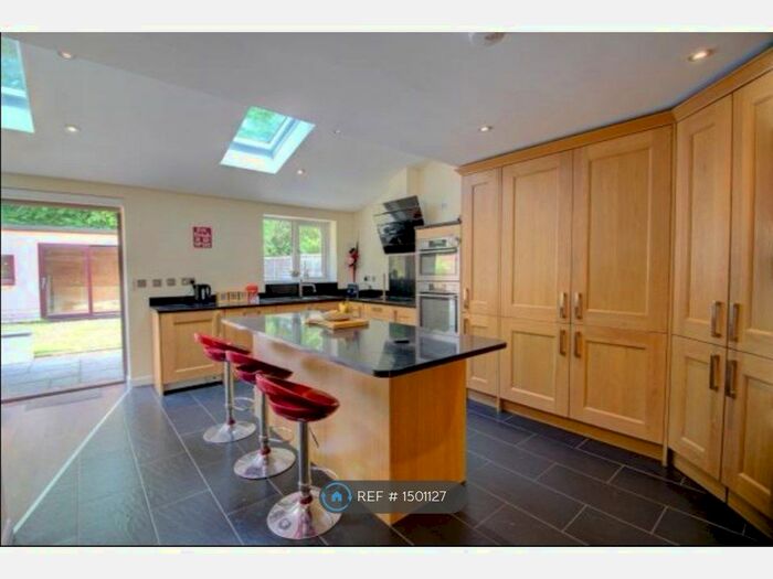 4 Bedroom Semi-Detached House To Rent In Sibson, Reading, RG6