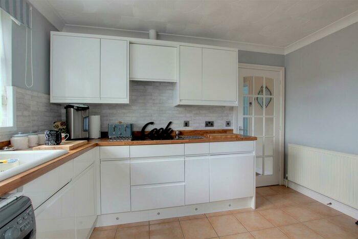 2 Bedroom Detached Bungalow For Sale In Aqua Drive, Mablethorpe, LN12