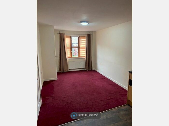 2 Bedroom End Of Terrace House To Rent In Princes Mews, Newport, NP19