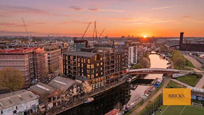 2 Bedroom Apartment For Sale In Legacy House, Roach Road, London, E3