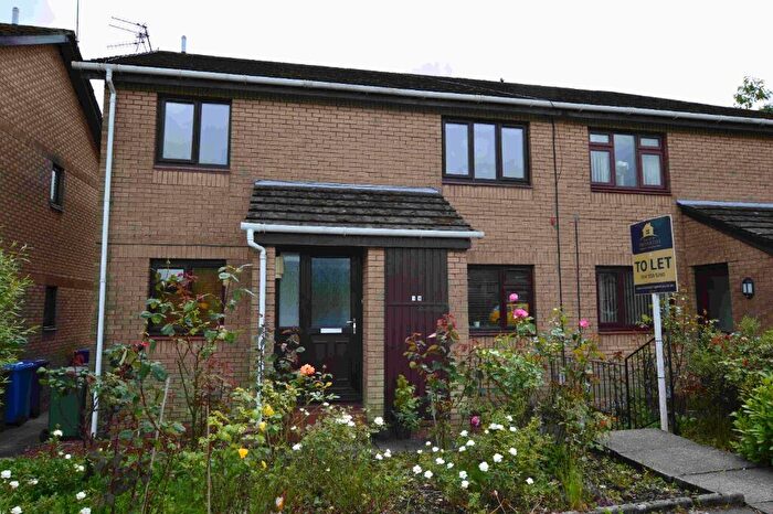 2 Bedroom Flat To Rent In Howth Drive, Anniesland, Glasgow, G13