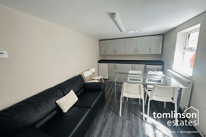 5 Bedroom Semi-Detached House To Rent In Devonshire Promenade, Lenton, Nottingham, NG7