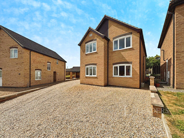 2 Bedroom Flat To Rent In Sunny Grove, Norwich, NR5