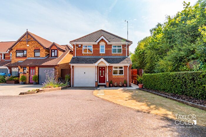 3 Bedroom Detached House For Sale In Felstead Close, Dosthill, Tamworth, B77