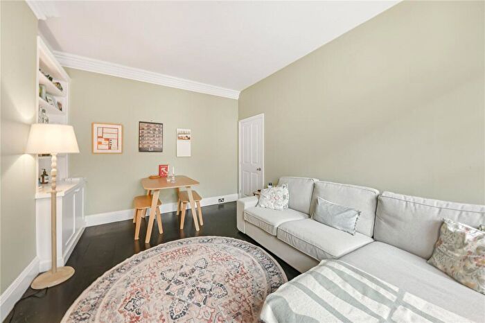 2 Bedroom Apartment To Rent In St. Johns Wood High Street, London, NW8