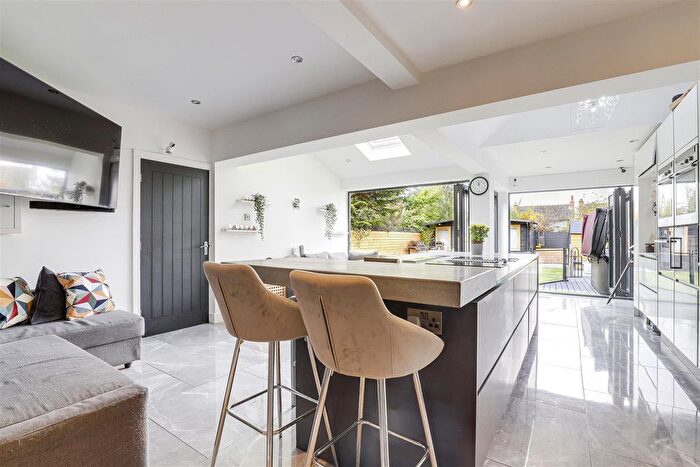 5 Bedroom Detached House For Sale In Greythorn Drive, West Bridgford, Nottinghamshire, NG2
