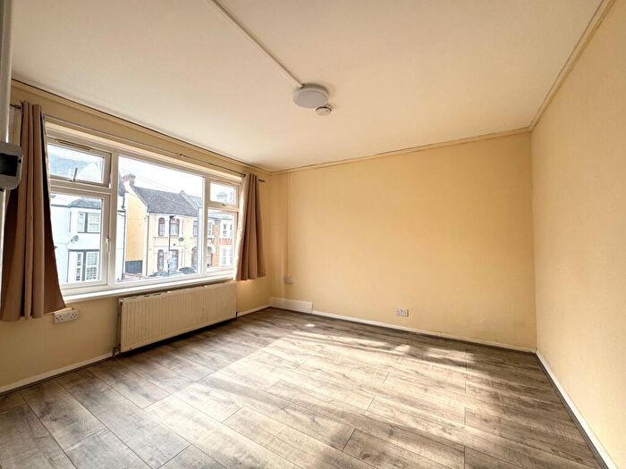 Studio To Rent In Atherton Road, Forest Gate, E7