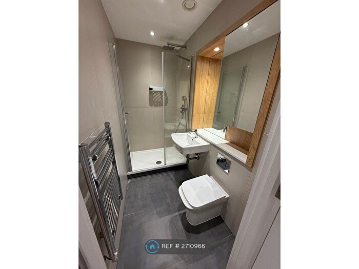 2 Bedroom Flat To Rent In Arrowhead House, Luton, LU4