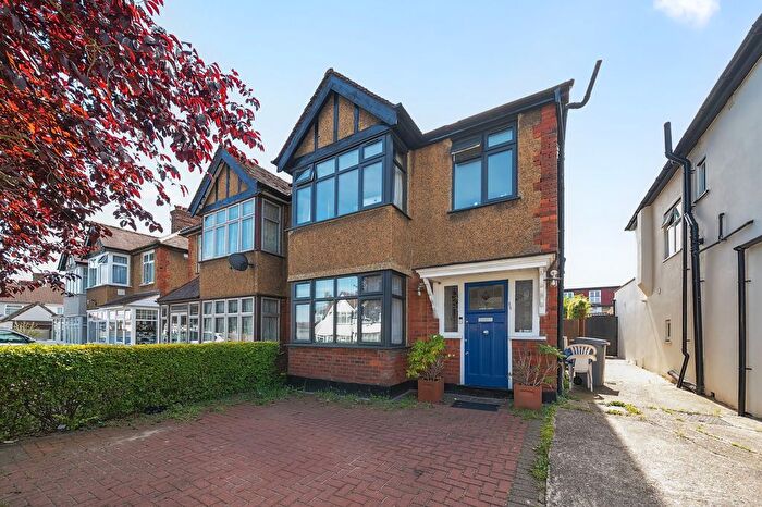 4 Bedroom Semi-Detached House To Rent In Redhill Drive, Edgware, HA8