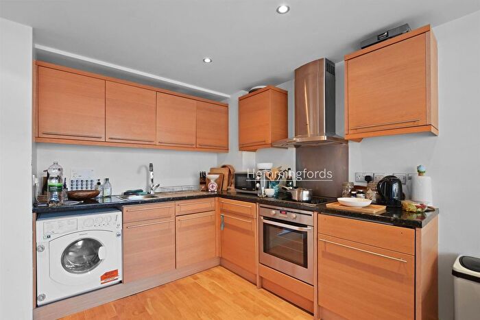 1 Bedroom Flat To Rent In Millbank Court, John Islip Street, London, SW1P