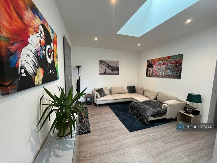 1 Bedroom Flat To Rent In High Street, Wellingborough, NN8