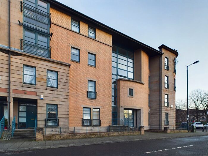 2 Bedroom Flat To Rent In Thistle Terrace, Glasgow, G5