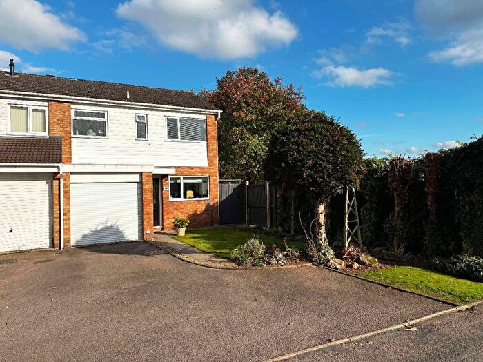 3 Bedroom Terraced House For Sale In Corbison Close, Woodloes Park, Warwick, CV34