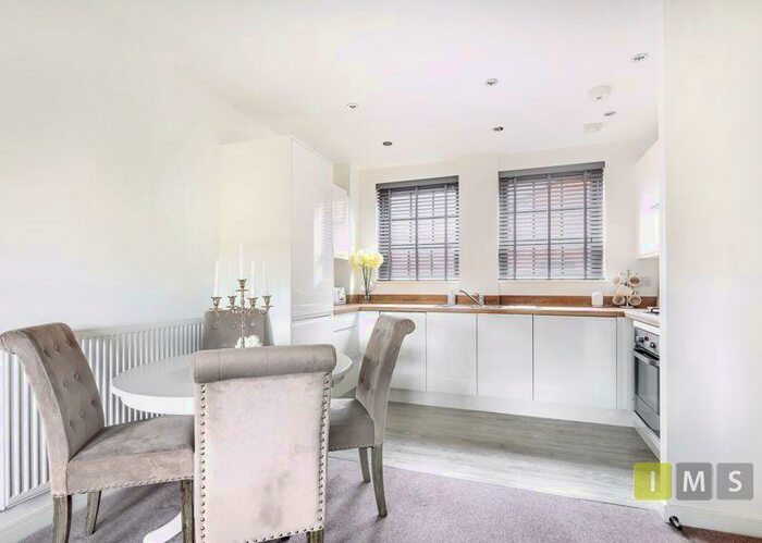 2 Bedroom Flat For Sale In Badger Close, Brackley, NN13