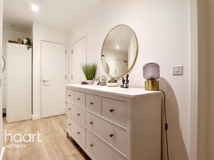 2 Bedroom Apartment To Rent In Walters Close, Snodland, ME6