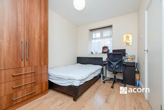 Flat To Rent In Room Let - Ainsty Estate London, SE16