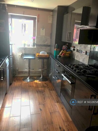 2 Bedroom Terraced House To Rent In Harley Street, Nottingham, NG7