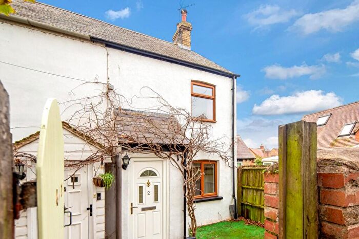 2 Bedroom Cottage For Sale In Crumps Butts, Bicester, Oxfordshire, OX26