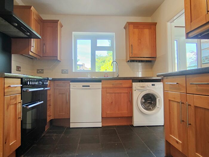 3 Bedroom Property To Rent In Daleside Close, Orpington, BR6