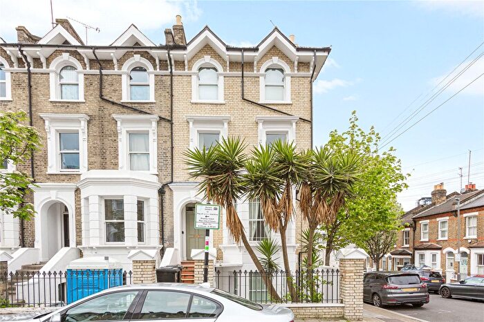 1 Bedroom Flat For Sale In Aspley Road, London, SW18