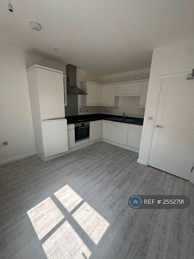 1 Bedroom Flat To Rent In Mendy Street, High Wycombe, HP11