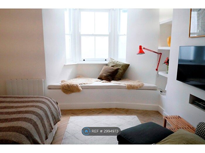 1 Bedroom Flat To Rent In Bow/Mile End, London, E3