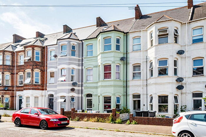 2 Bedroom Flat For Sale In St. Andrews Road, Exmouth, EX8