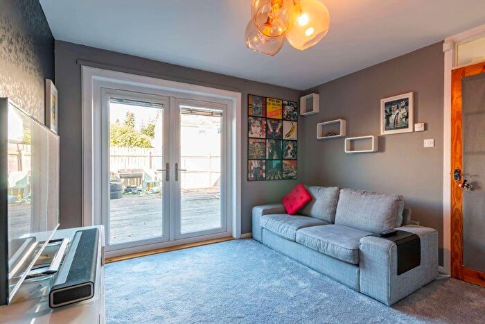 1 Bedroom Flat To Rent In L Howdenhall Drive, Edinburgh, EH16
