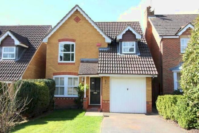 3 Bedroom Detached House To Rent In Camus Close, Church Crookham, Fleet, GU52
