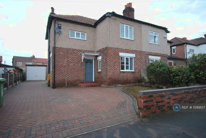 3 Bedroom Semi-Detached House To Rent In Merton Road, Sale, M33