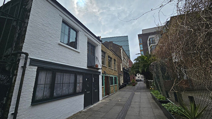 2 Bedroom Apartment For Sale In Sylvester Path, London, E8