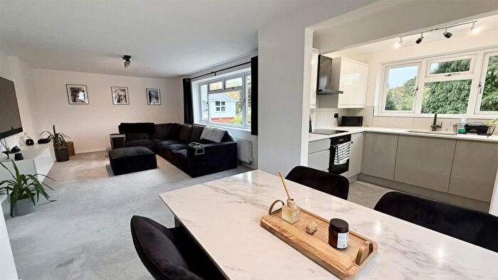 2 Bedroom Flat For Sale In Church Road, Ferndown, BH22