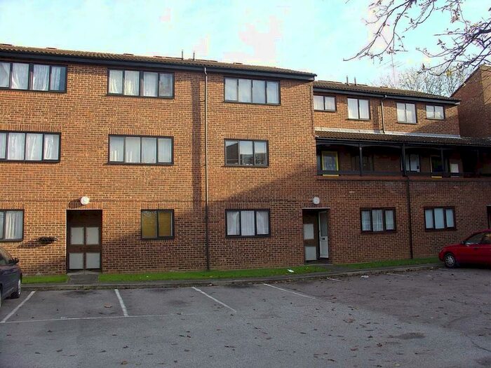 1 Bedroom Flat To Rent In Wordsworth Court, AL10